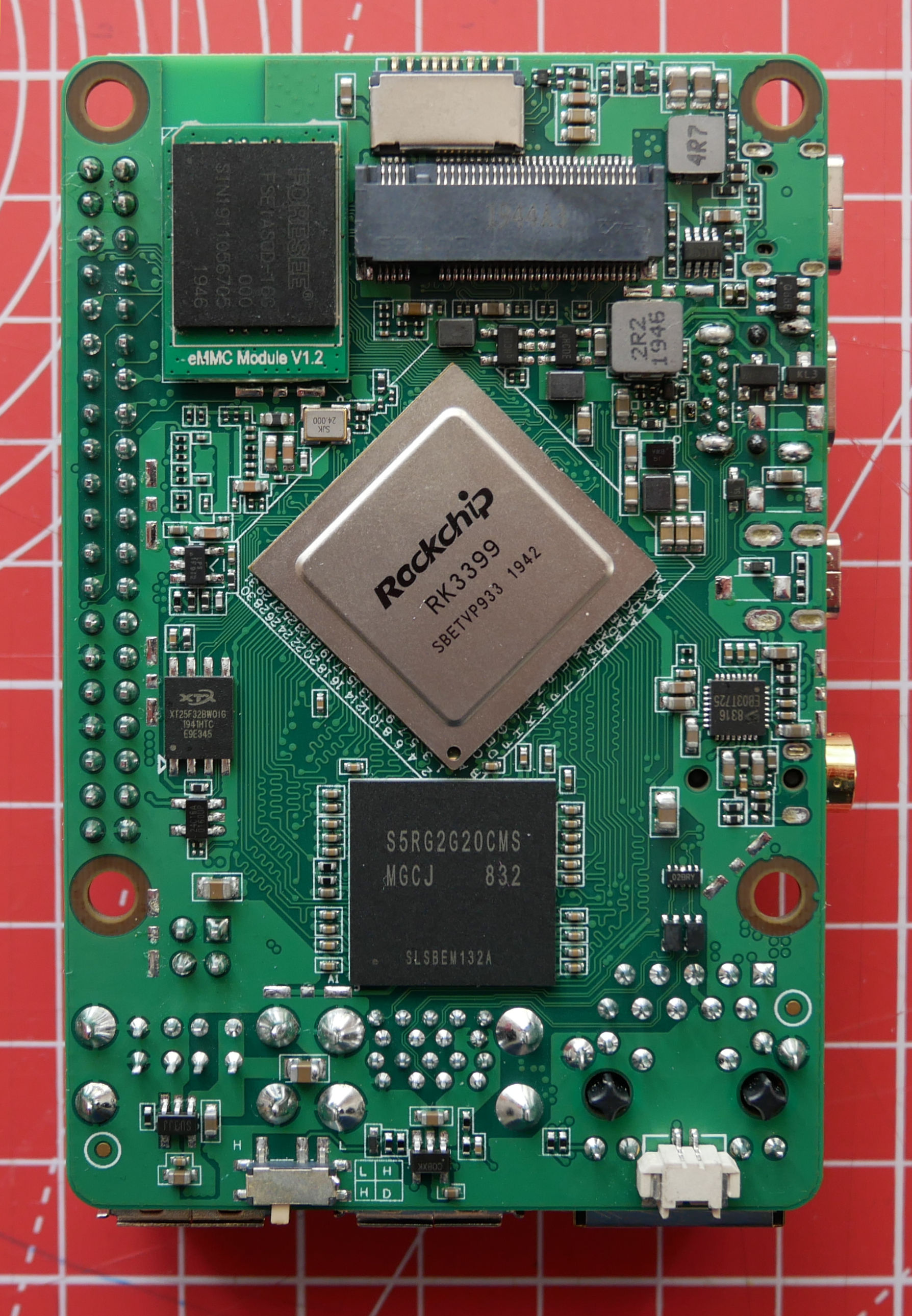 Module mémoire eMMC sur le RockPi 4 C